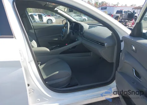 2021 Hyundai Elantra Sel z USA, uszkodzony, nr VIN 5NPLM4AGXMH038560